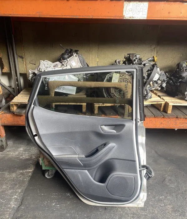 Porte arrière gauche Ford FIESTA VII (HJ, HF) 1.5 tdci (2017) occasion