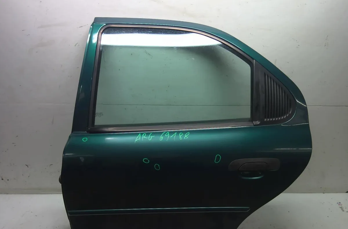 Porte arrière gauche Ford MONDEO I (GBP) 1.8 td (1993-1996) occasion