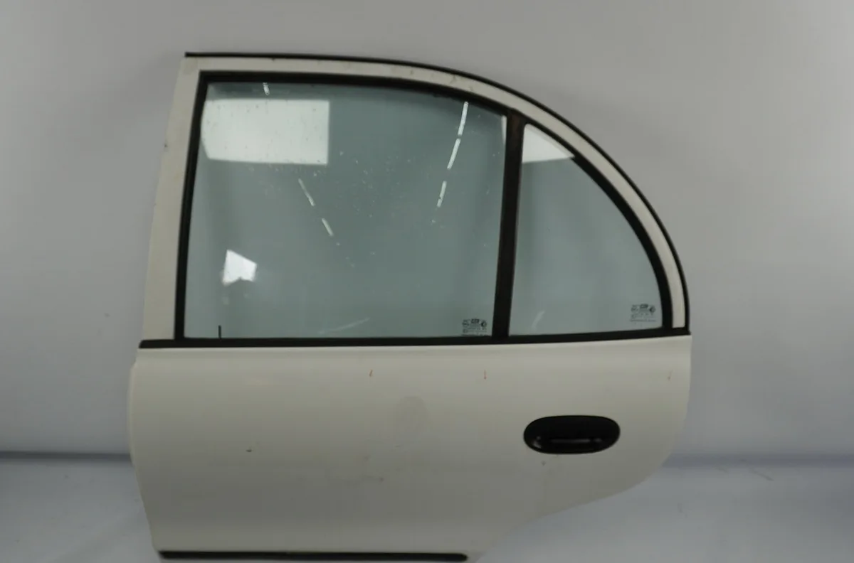 Porte arrière gauche Hyundai PONY I (X-3) 1.3 i 12v (1994-2000) occasion