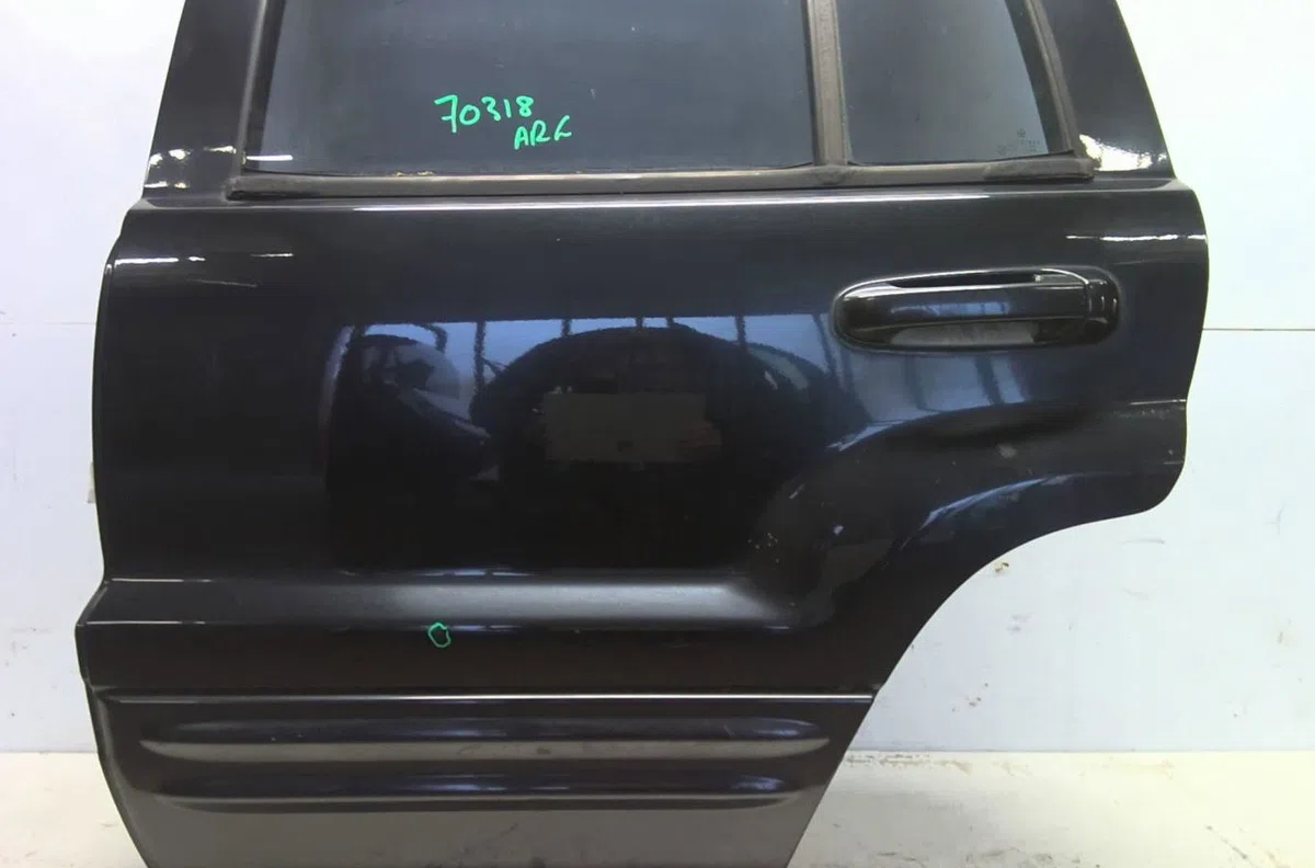 Porte arrière gauche Jeep GRAND CHEROKEE II (WJ, WG) 2.7 crd 4x4 (2001-2005) occasion