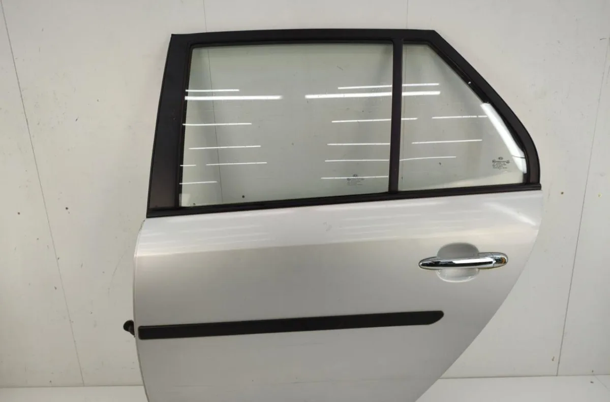 Porte arrière gauche KIA CARENS 3 occasion
