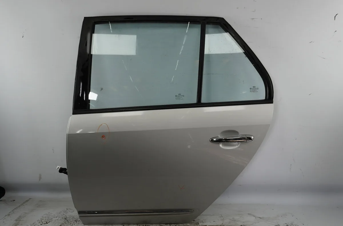 Porte arrière gauche Kia CARENS III Monospace (UN) 2.0 crdi 140 (2006) occasion