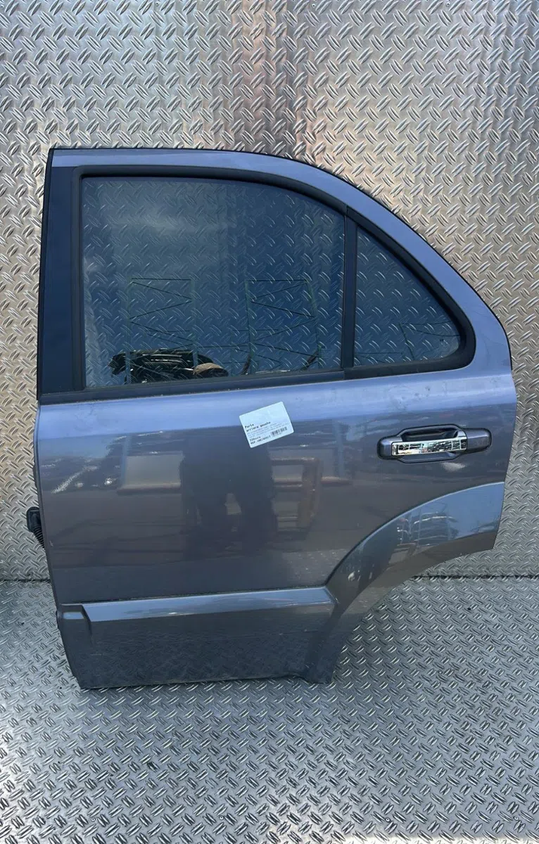 Porte arrière gauche KIA SORENTO 1 PHASE 1 occasion