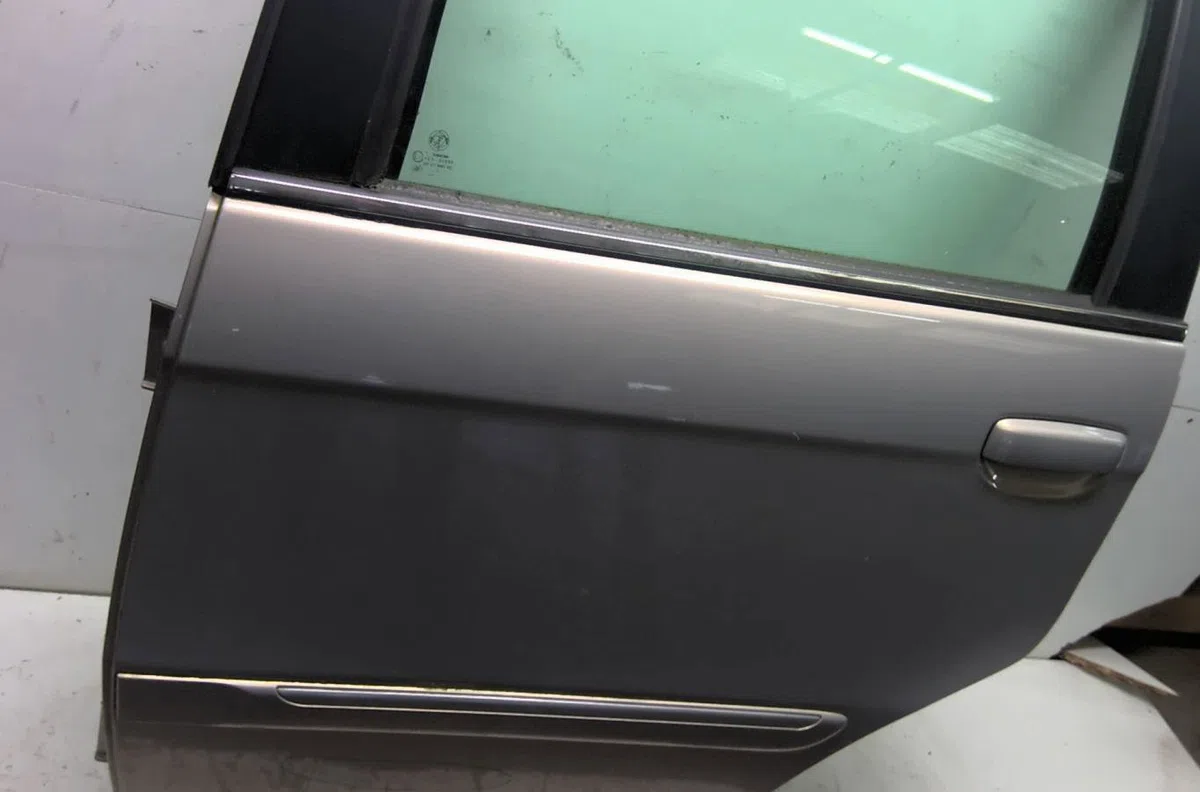 Porte arrière gauche Lancia MUSA (350_) 1.3 d multijet (350.axg11, 350.axg1a) (2006-2012) occasion