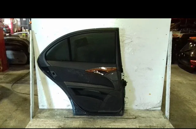 Porte arrière gauche Mercedes-benz CLASSE E (W211) E 220 cdi (211.006) (2002-2008) occasion
