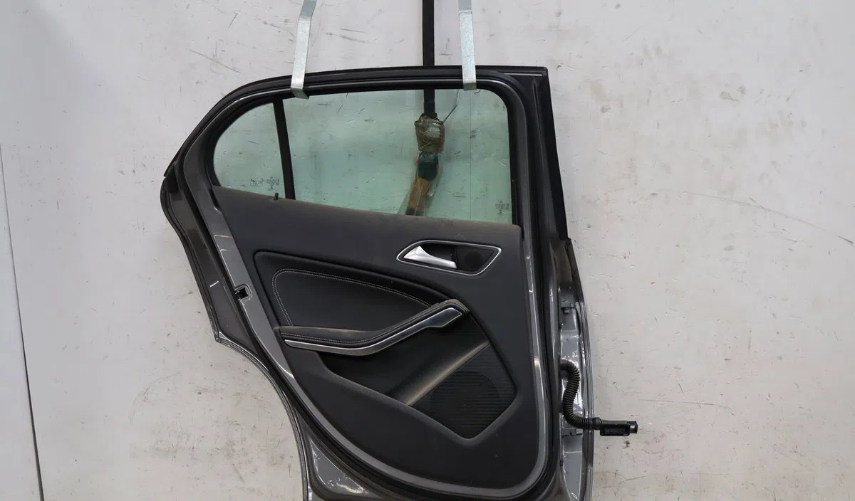Porte arrière gauche Mercedes-benz CLASSE GLA (X156) Gla 200 (156.943) (2013) occasion