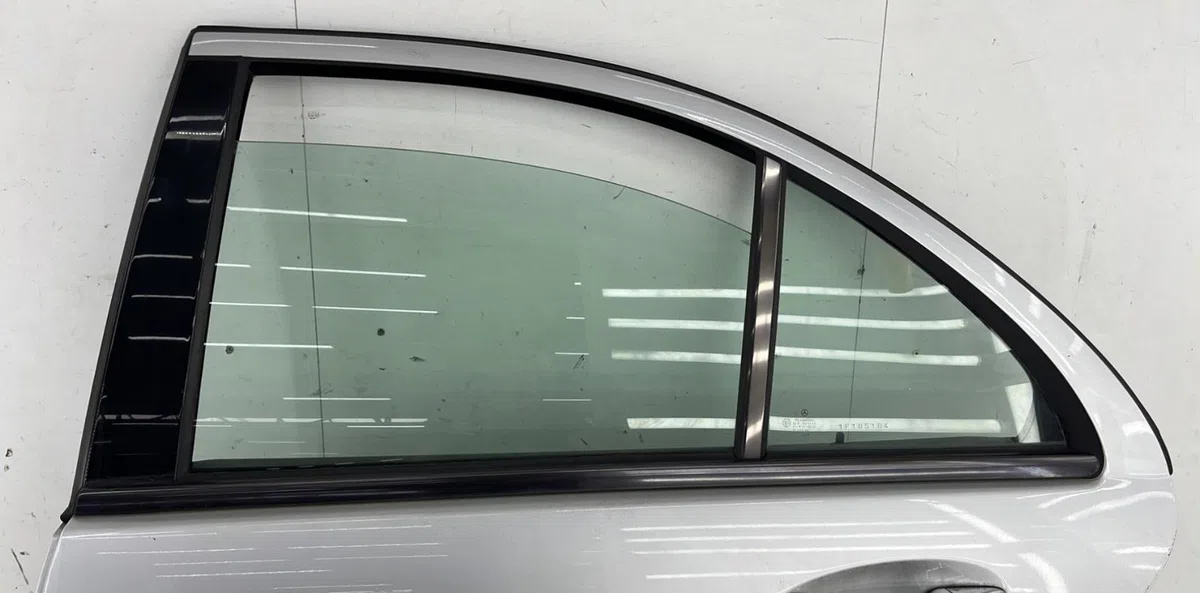 Porte arrière gauche MERCEDES CLASSE C 203 PHASE 1 occasion