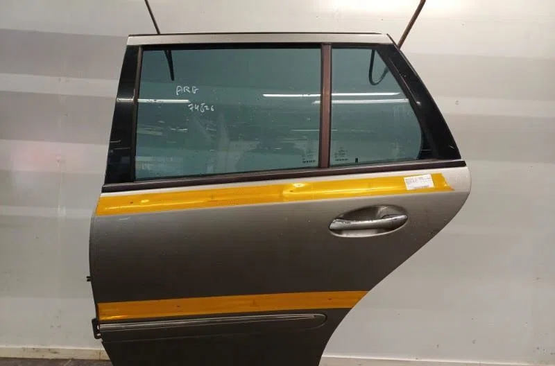 Porte arrière gauche MERCEDES CLASSE E 211 PHASE 2 BREAK occasion