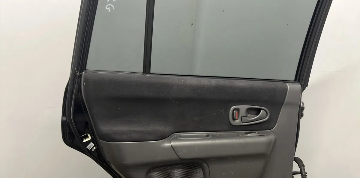Porte arrière gauche MITSUBISHI PAJERO SPORT occasion