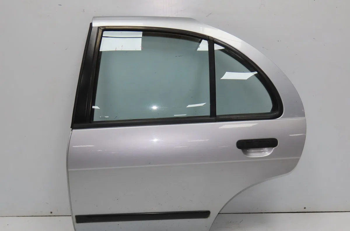 Porte arrière gauche NISSAN ALMERA I 1996 occasion