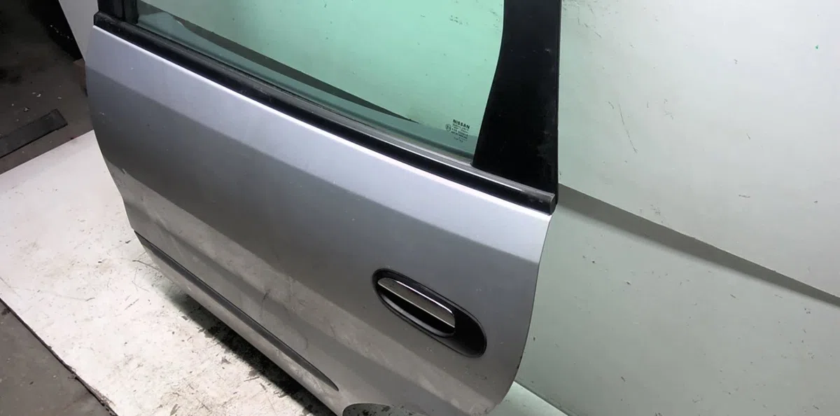 Porte arrière gauche Nissan ALMERA TINO (V10) 2.2 dci (2000-2006) occasion