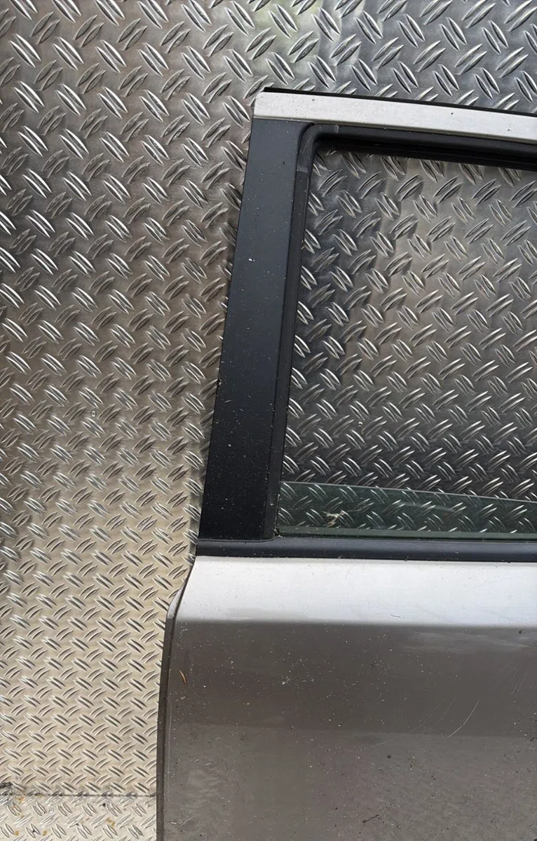 Porte arrière gauche Nissan NOTE (E11, NE11) 1.5 dci (2010-2012) occasion