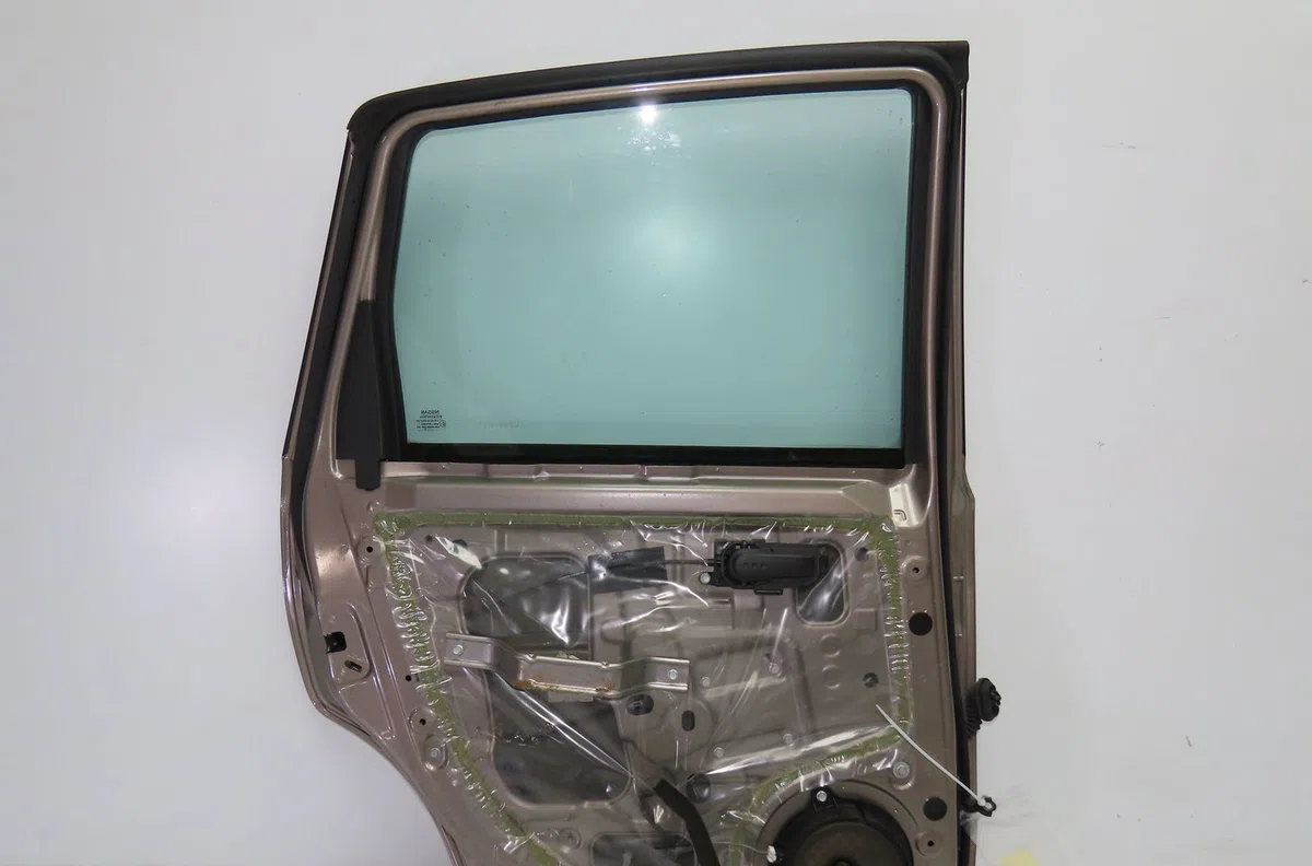Porte arrière gauche Nissan NOTE (E11, NE11) 1.6 (2006-2012) occasion
