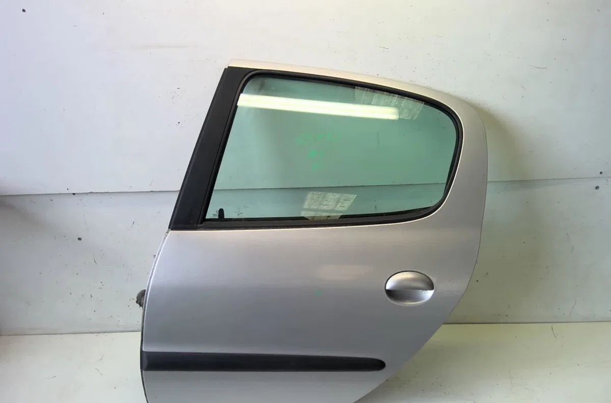 Porte arrière gauche Peugeot 206 3-5 portes (2A-C) 1.1 i (1998-2007) occasion