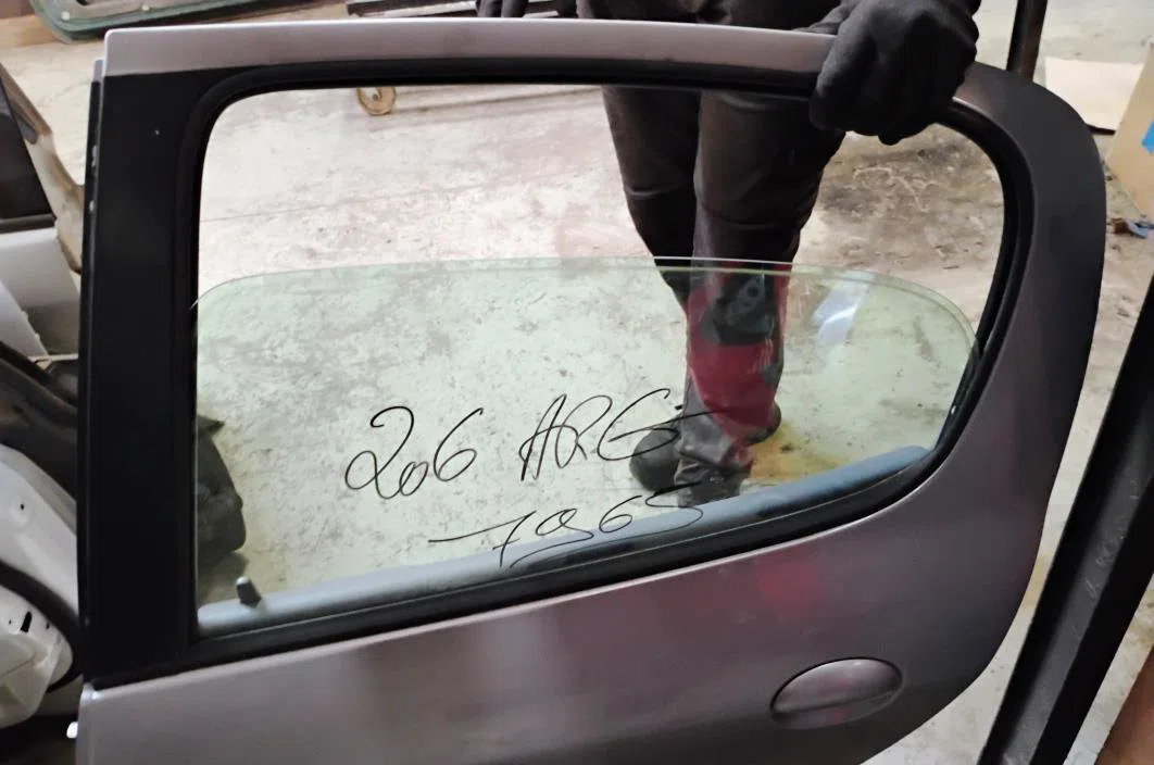 Porte arrière gauche Peugeot 206 3-5 portes (2A-C) 1.4 hdi eco 70 (2001-2009) 5 portes occasion