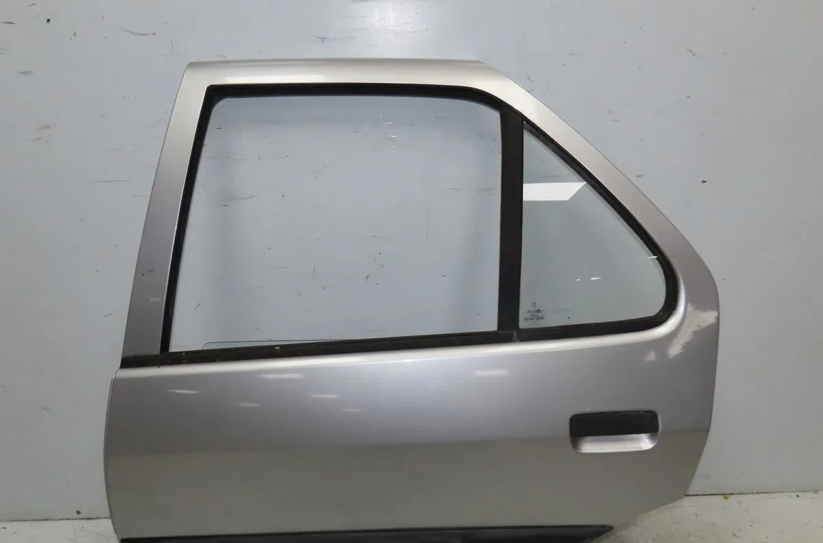 Porte arrière gauche Peugeot 306 3-5 portes (7A, 7C, N3, N5) 1.9 d (1994-2001) occasion