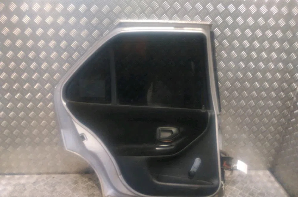 Porte arrière gauche Peugeot 306 3-5 portes (7A, 7C, N3, N5) 1.9 dt (1993-2001) occasion