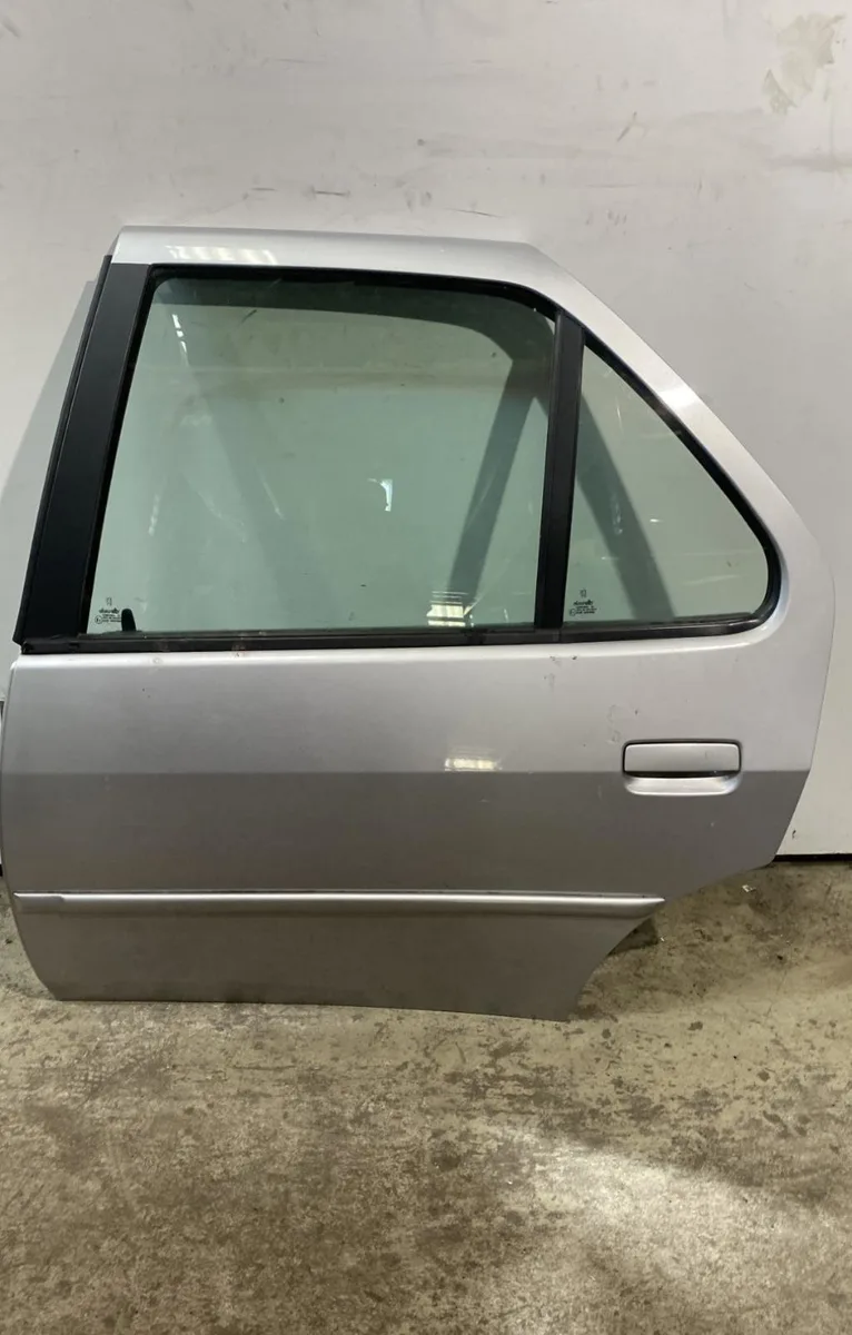 Porte arrière gauche Peugeot 306 3-5 portes (7A, 7C, N3, N5) 2.0 hdi 90 (1999-2002) occasion
