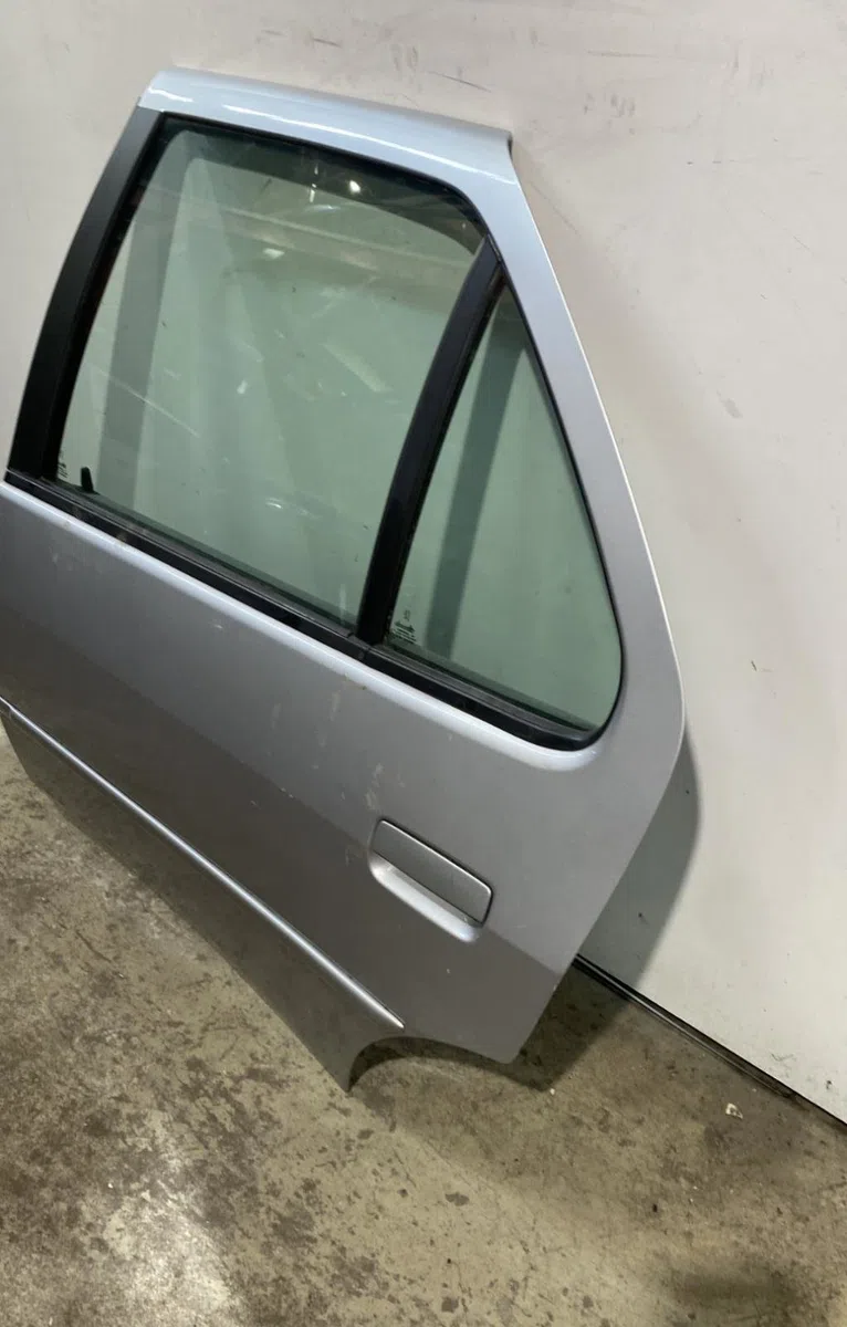 Porte arrière gauche Peugeot 306 3-5 portes (7A, 7C, N3, N5) 2.0 hdi 90 (1999-2002) occasion