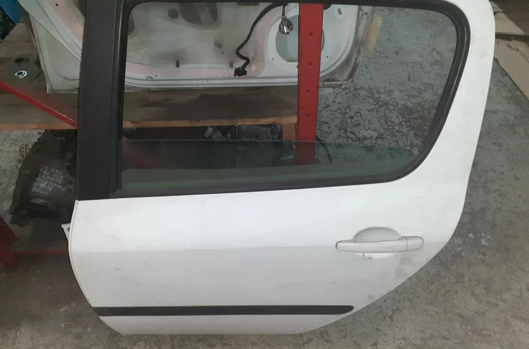 Porte arrière gauche Peugeot 307 (3A-C) 2.0 hdi 90 (2000-2007) 5 portes occasion
