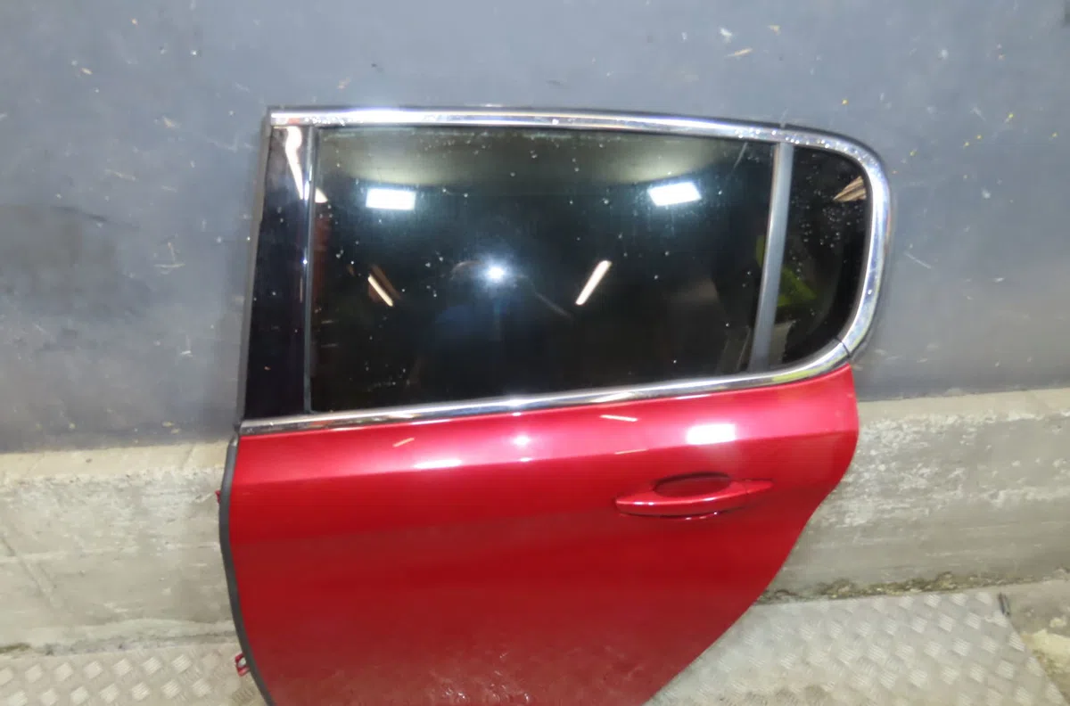 Porte arrière gauche Peugeot 308 II (LB_, LP_, LW_, LH_, L3_) 1.6 gti (l35gnh) (2015-2021) occasion