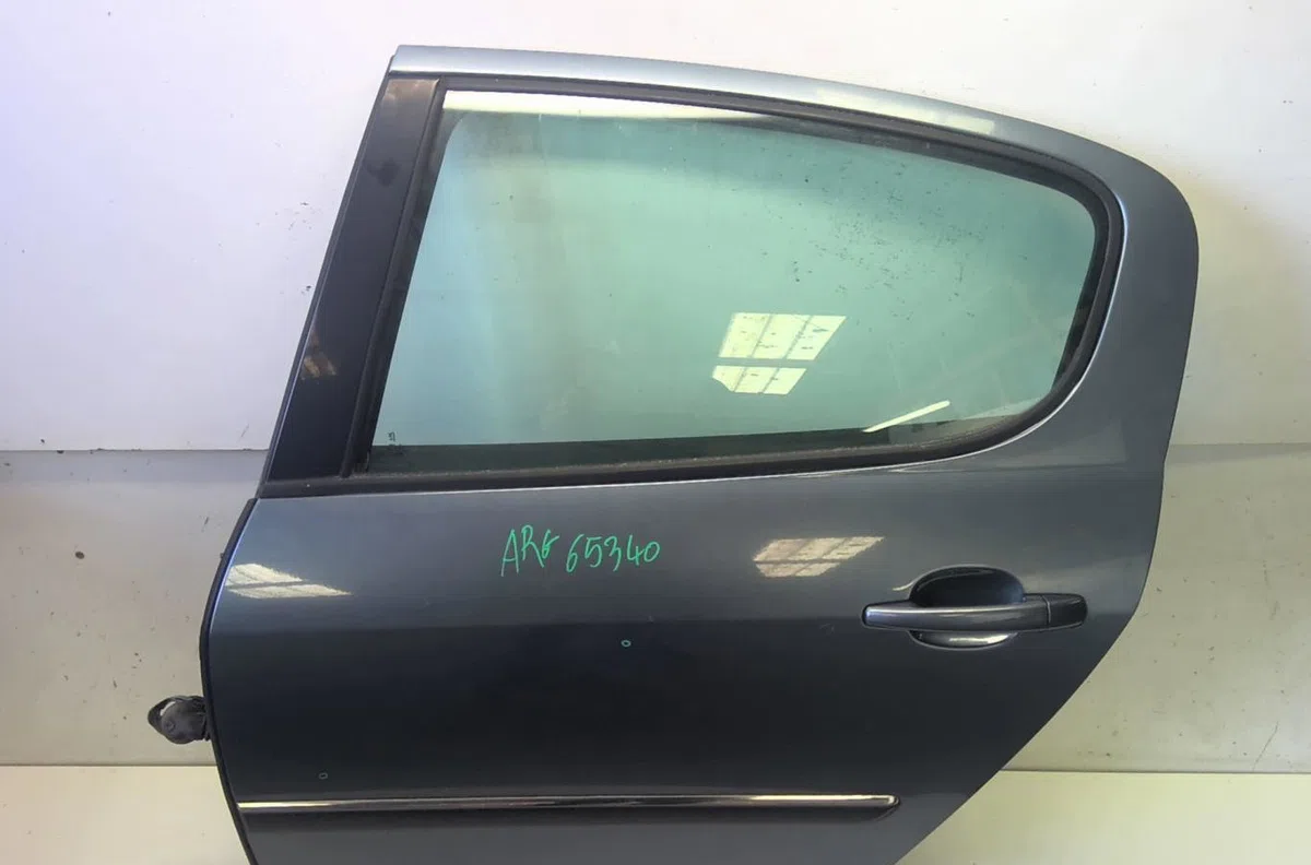 Porte arrière gauche Peugeot 407 (6D_) 2.0 hdi 135 (6drhrh, 6drhre, 6drhrg, 6drhrj) (2004-2010) 4 portes occasion