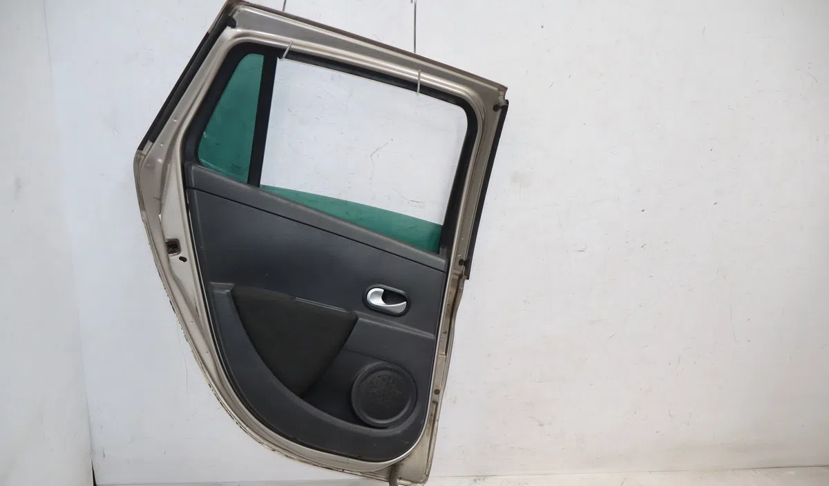 Porte arrière gauche Renault CLIO III Grandtour (KR0-1_) 1.5 dci (kr0h, kr1s) (2008-2012) occasion