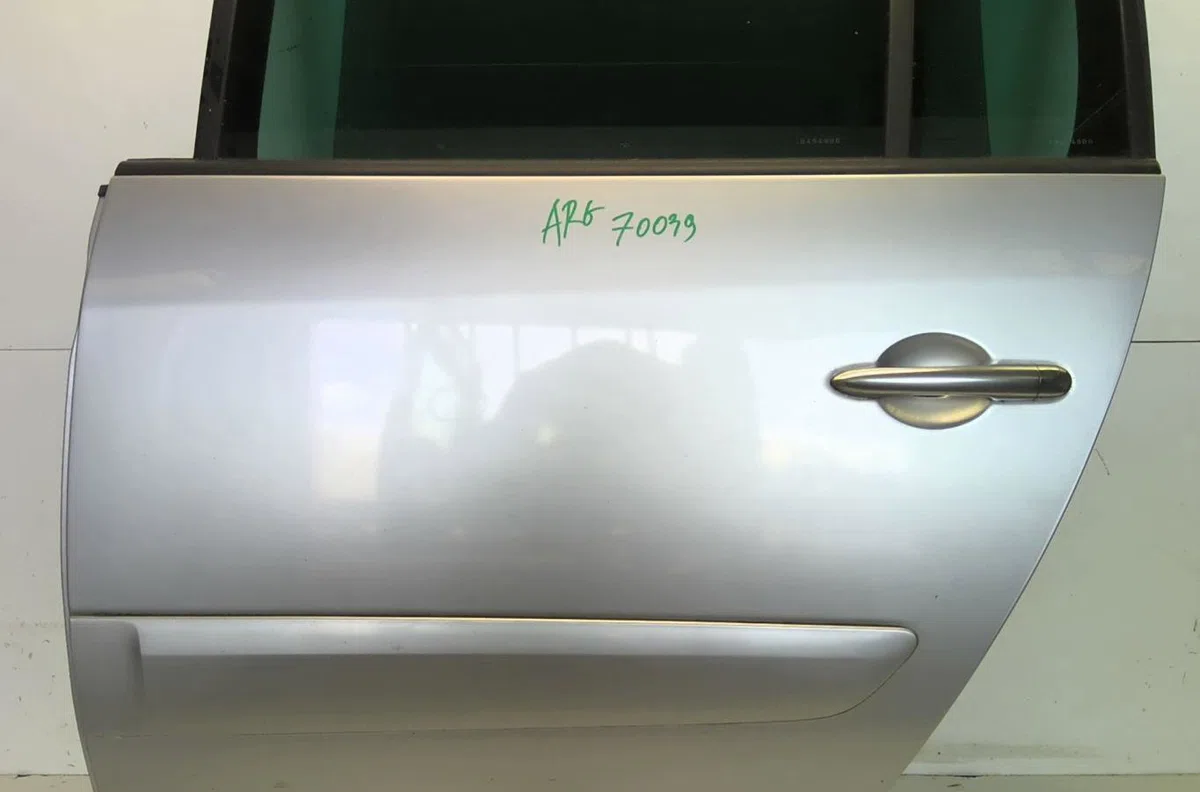 Porte arrière gauche Renault ESPACE IV (JK0-1_) 2.0 dci (jk01, jk02, jk1j, jk1k, jk1h) (2006) occasion