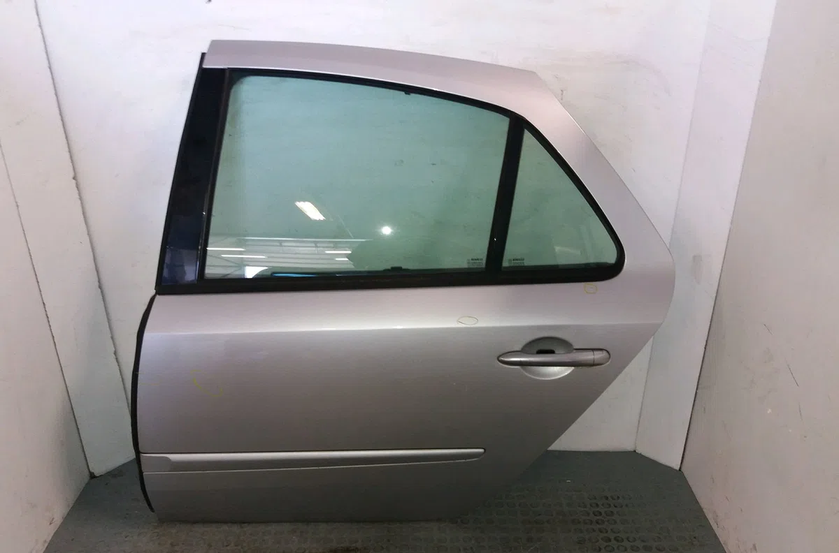 Porte arrière gauche Renault LAGUNA II (BG0-1_) 1.9 dci (bg08, bg0g) (2001-2007) occasion