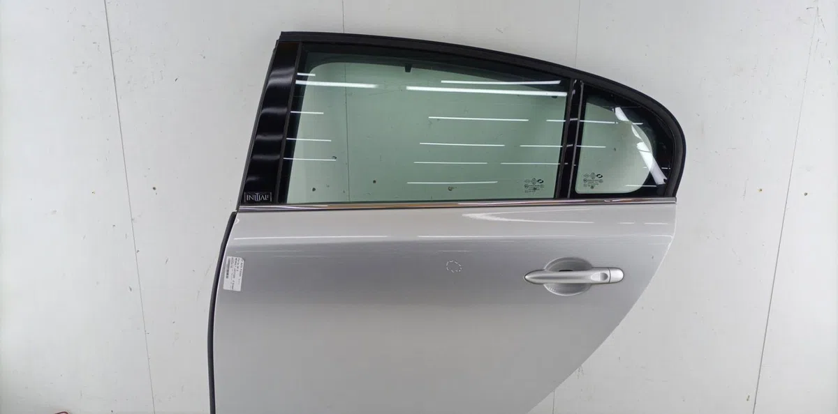 Porte arrière gauche RENAULT LATITUDE occasion
