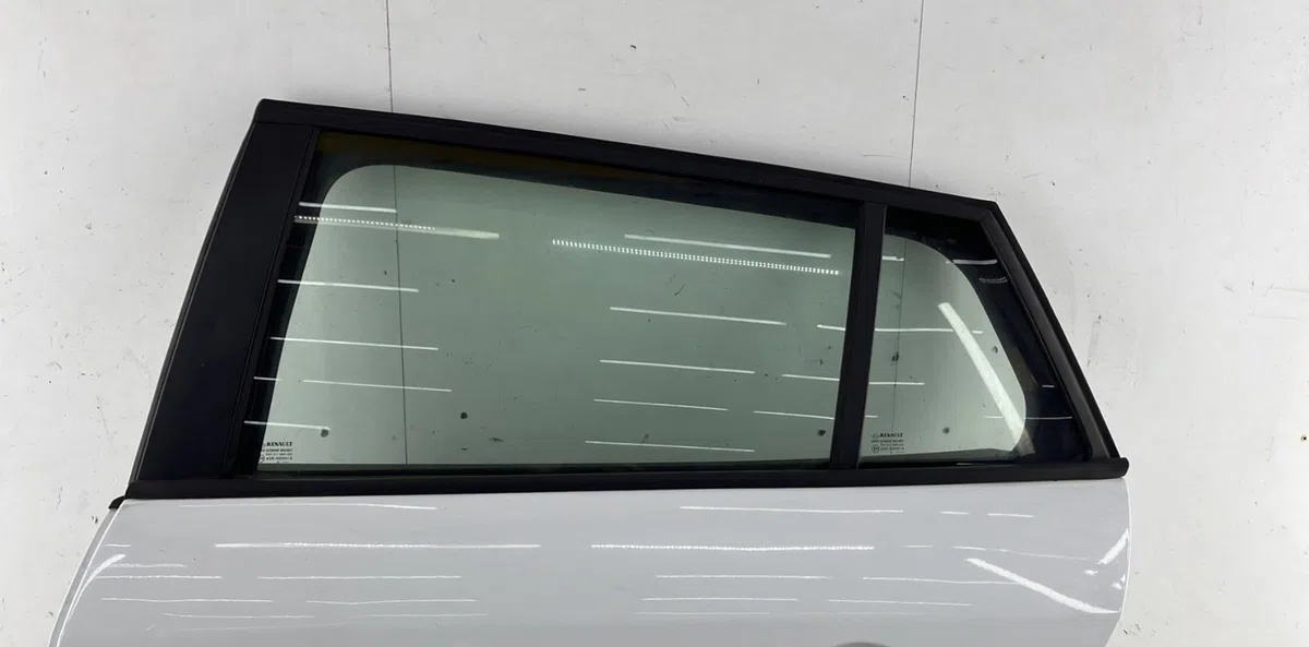 Porte arrière gauche RENAULT MEGANE 3 PHASE 1 BREAK occasion