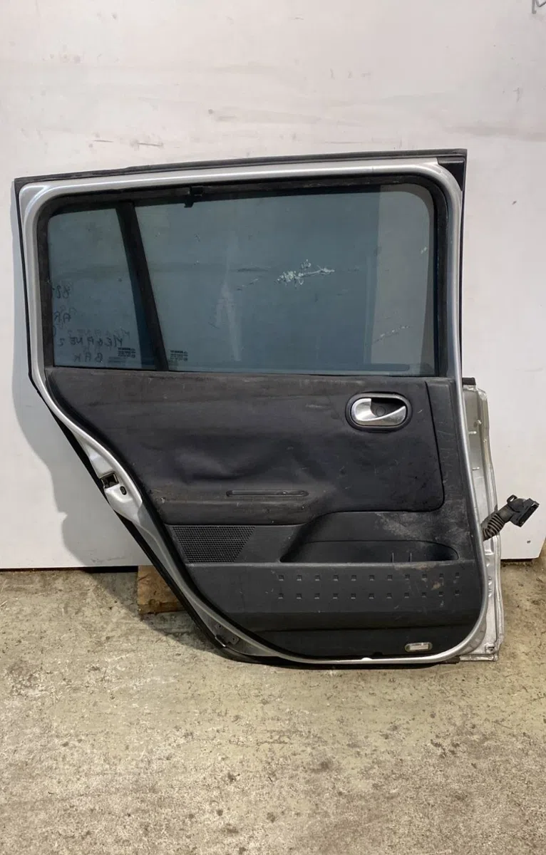 Porte arrière gauche Renault MEGANE II Break (KM0-1_) 1.9 dci (2005-2009) occasion