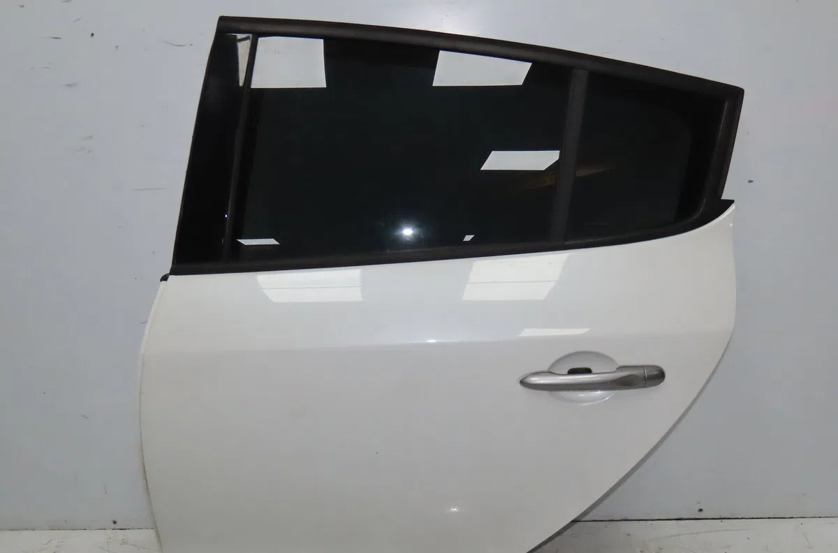 Porte arrière gauche Renault MEGANE III 3-5 portes (BZ0-1_, B3_) 1.2 tce (bz2b, bz11) (2012-2015) 5 portes occasion