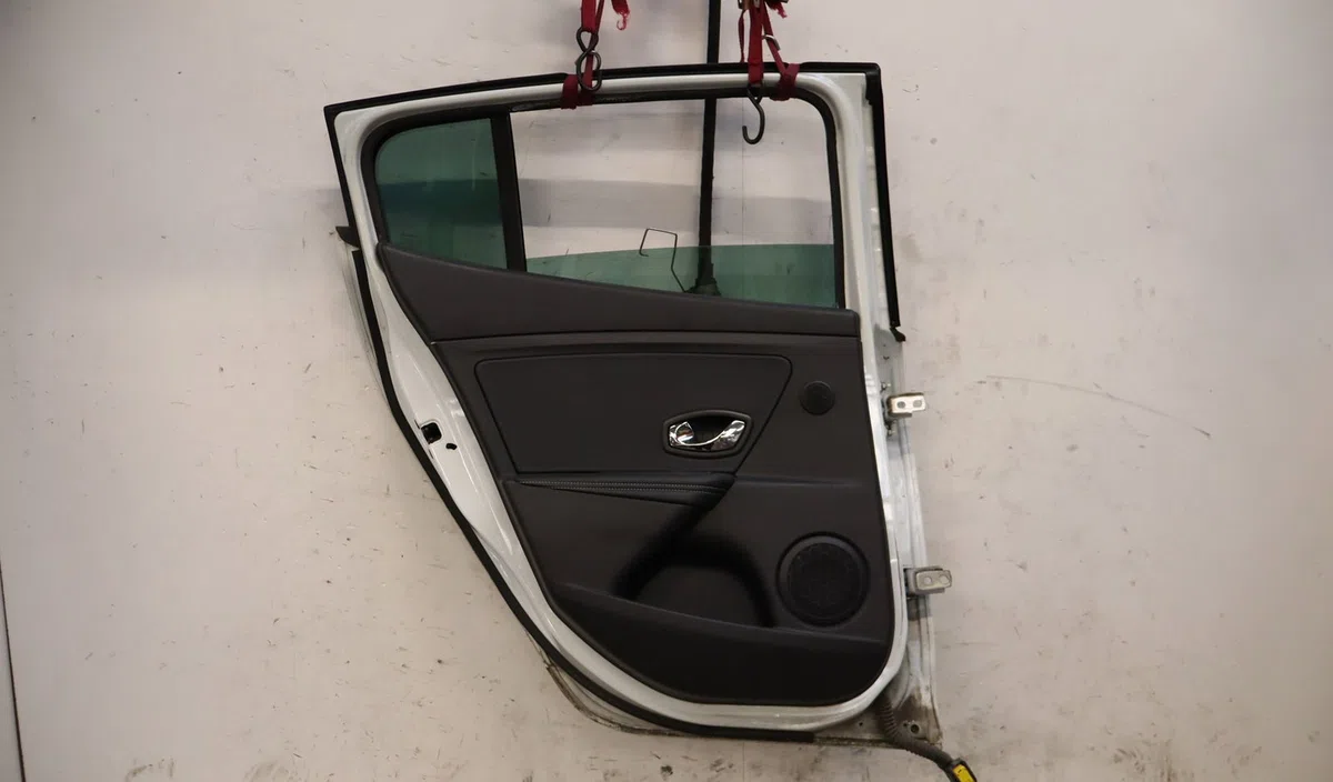 Porte arrière gauche Renault MEGANE III 3-5 portes (BZ0-1_, B3_) 1.6 dci (bz00, bz12, bz13) (2011-2015) 5 portes occasio