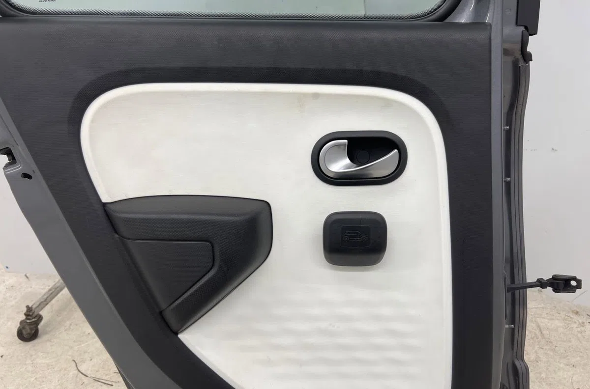 Porte arrière gauche RENAULT TWINGO 3 PHASE 1 occasion