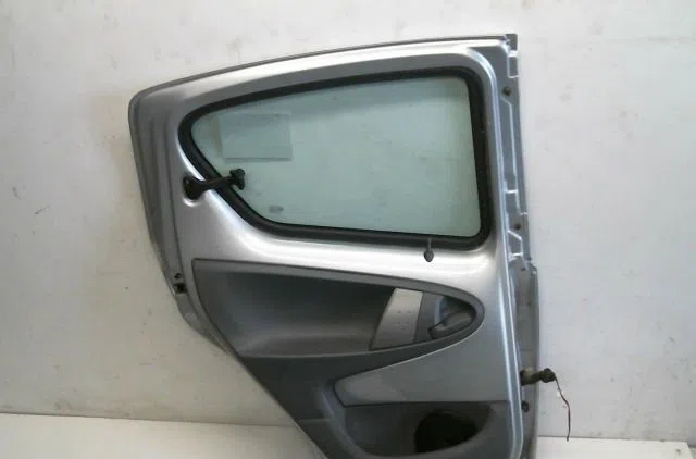 Porte arrière gauche Toyota AYGO (_B1_) 1.0 (kgb10_) (2005-2014) 5 portes occasion