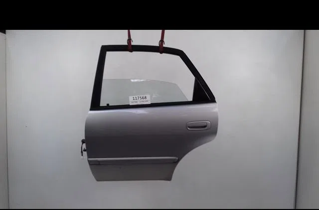 Porte arrière gauche Toyota COROLLA Liftback (_E11_) 2.0 d-4d (cde110_) (2000-2002) occasion