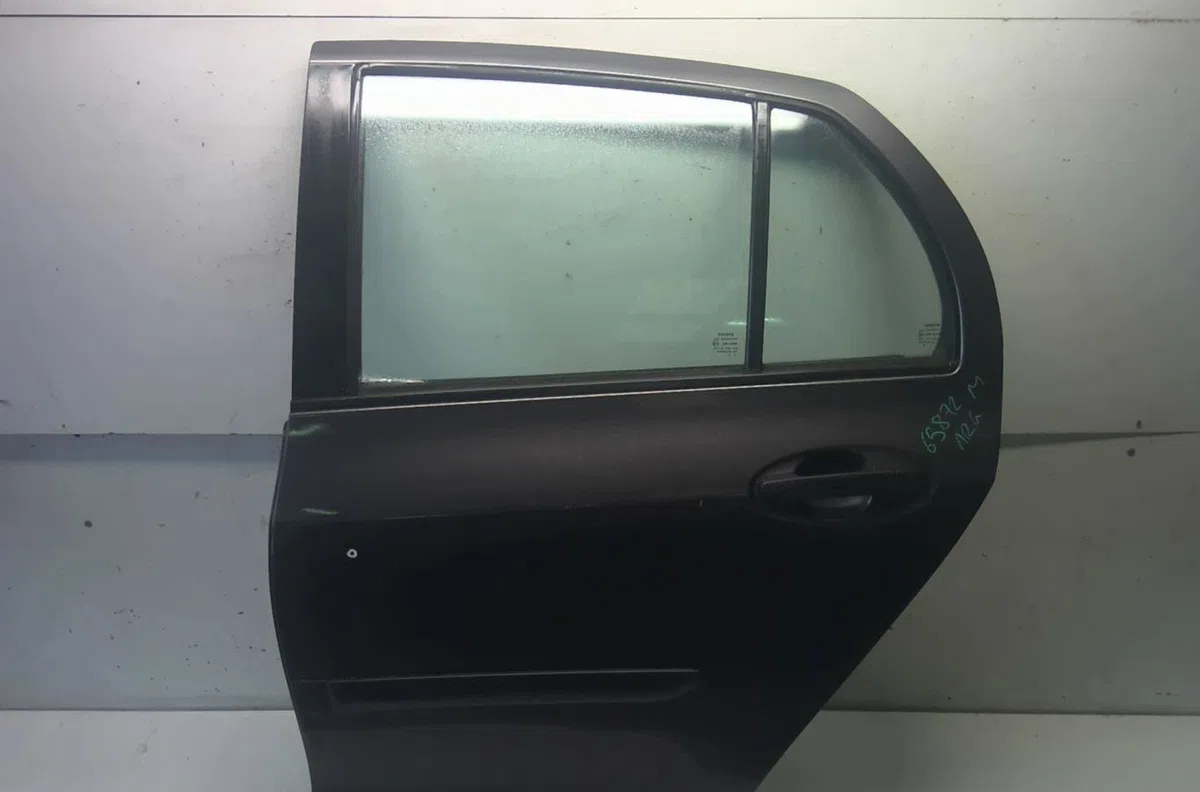 Porte arrière gauche TOYOTA YARIS 2 PHASE 2 occasion