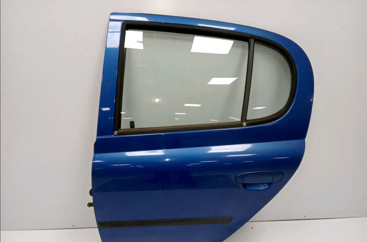 Porte arrière gauche Toyota YARIS (_P1_) 1.3 (ncp10_, scp12_) (1999-2005) occasion