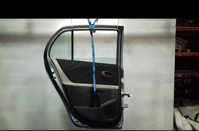 Porte arrière gauche Toyota YARIS (_P9_) 1.3 vvt-i (scp90_) (2005-2010) occasion