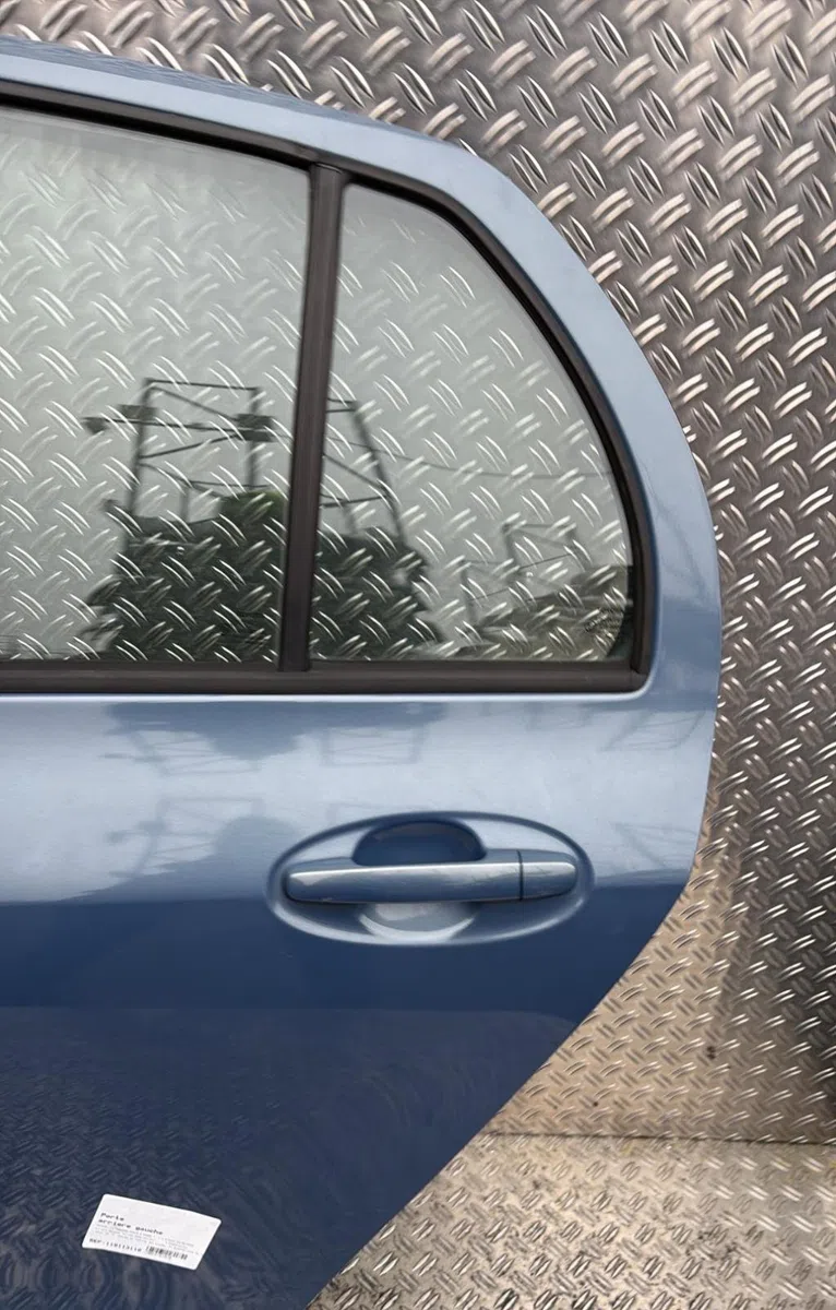 Porte arrière gauche Toyota YARIS (_P9_) 1.4 d-4d (nlp90_) (2005-2012) occasion