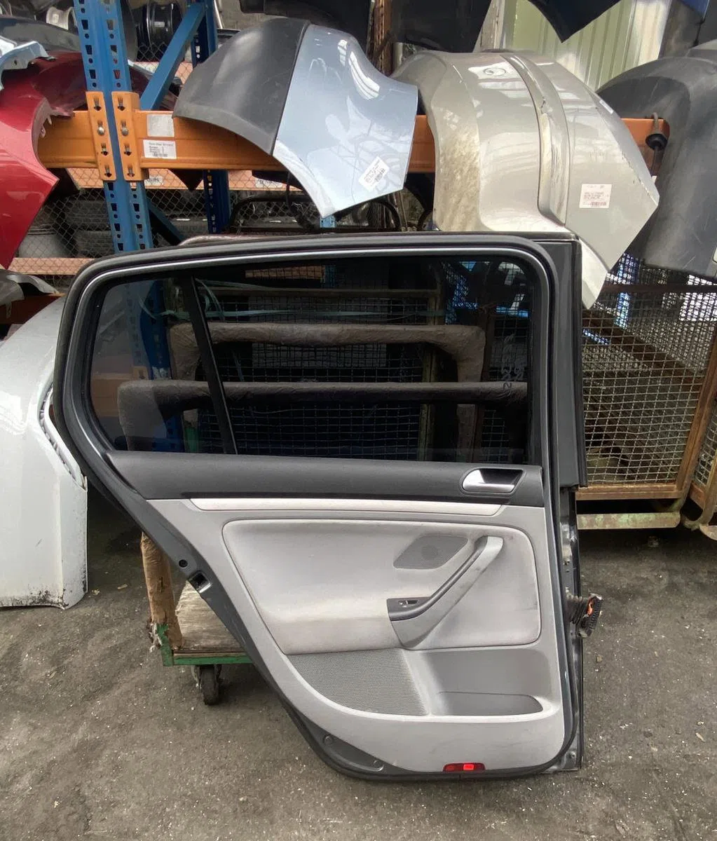 Porte arrière gauche VOLKSWAGEN GOLF 5 occasion