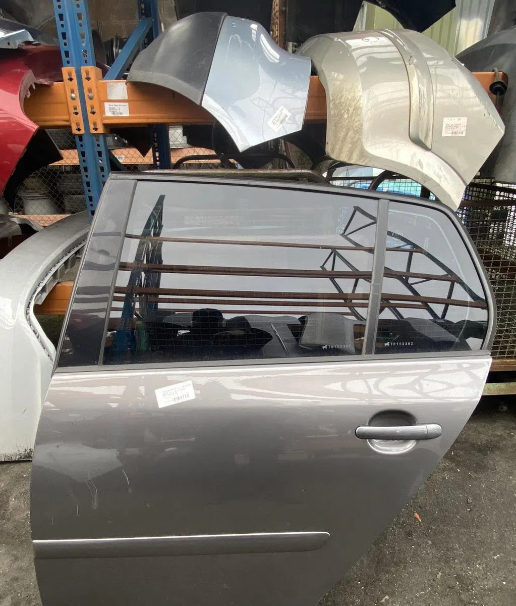 Porte arrière gauche VOLKSWAGEN GOLF 5 occasion