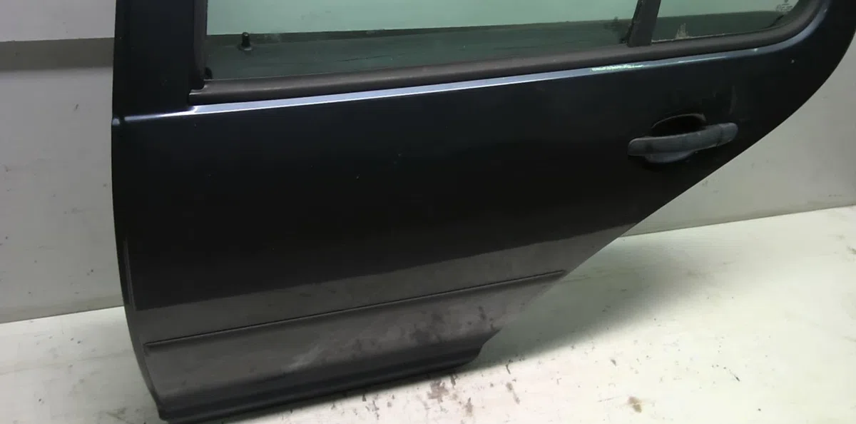 Porte arrière gauche Volkswagen GOLF IV (1J1) 1.4 16v (1997-2004) 5 portes occasion