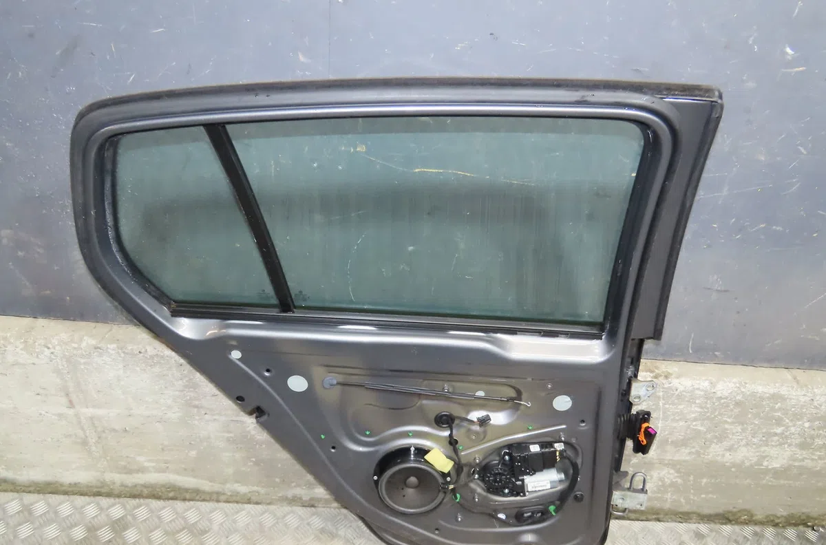 Porte arrière gauche Volkswagen GOLF V (1K1) 1.9 tdi (2003-2008) 5 portes occasion