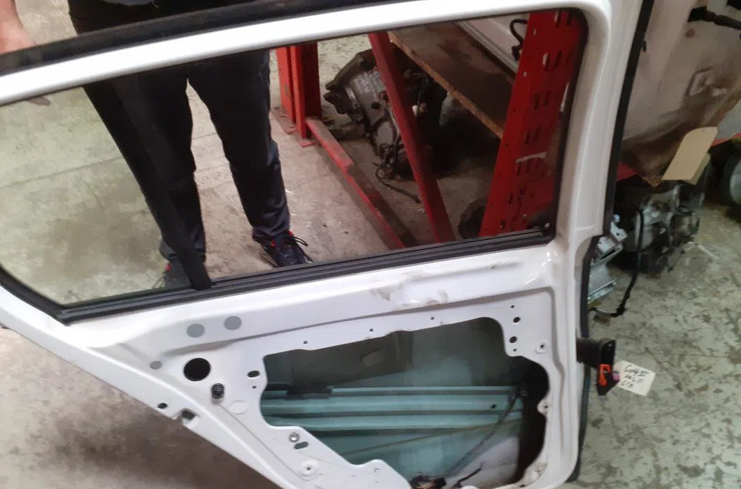 Porte arrière gauche Volkswagen GOLF VI (5K1) 1.6 tdi (2009-2012) 5 portes occasion