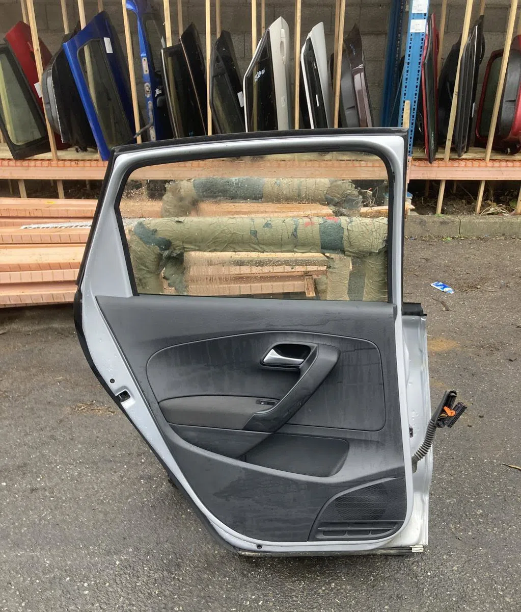 Porte arrière gauche VOLKSWAGEN POLO 5 PHASE 1 occasion
