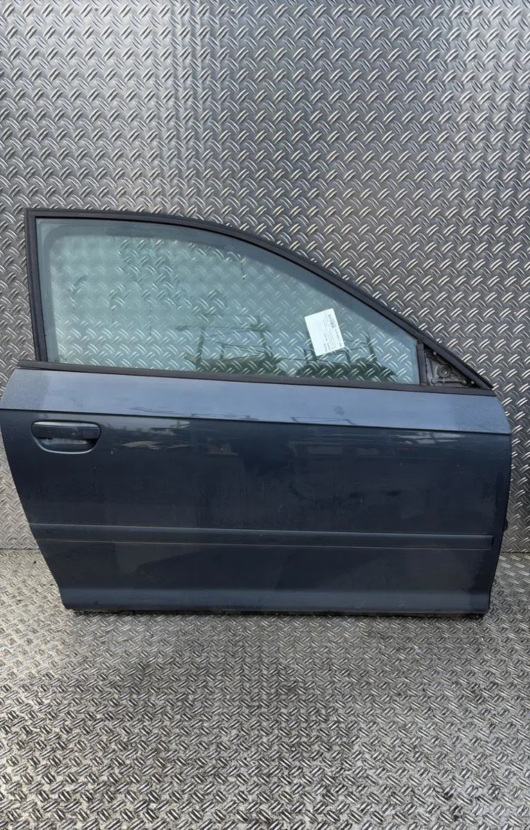 Porte avant droite Audi A3 (8P1) 1.9 tdi (2003-2010) 3 portes occasion