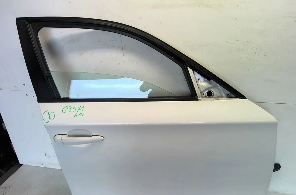 Porte avant droite Bmw 1 (E87) 118 d (2004-2007) 5 portes occasion