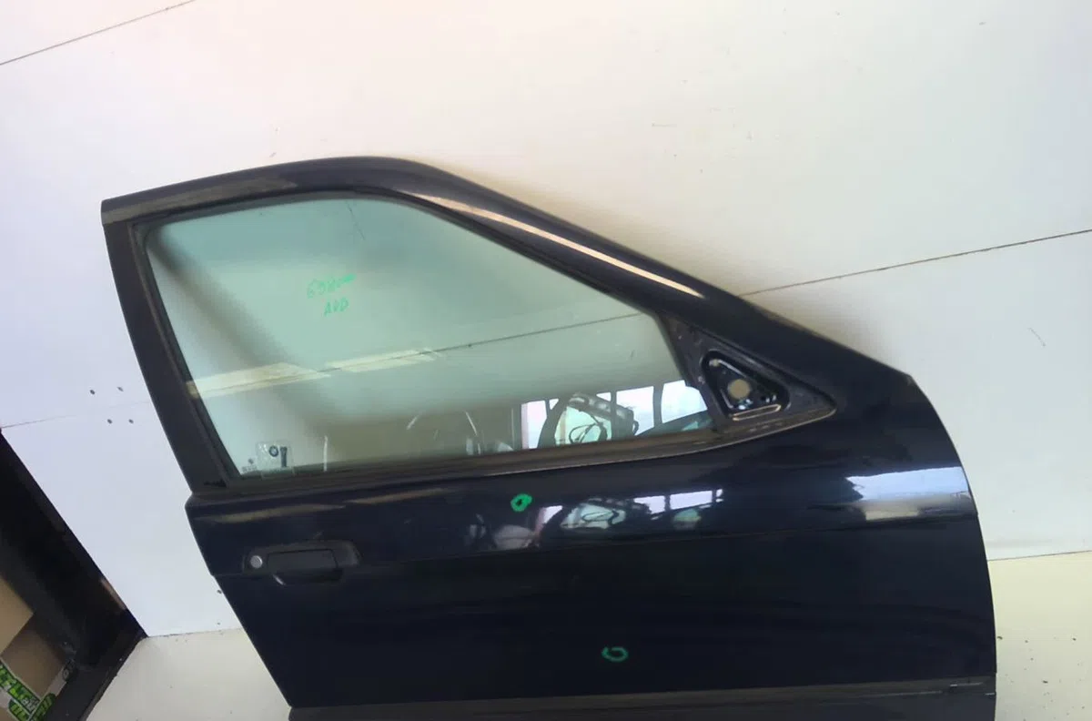 Porte avant droite Bmw 3 Touring (E36) 318 tds (1995-1999) occasion